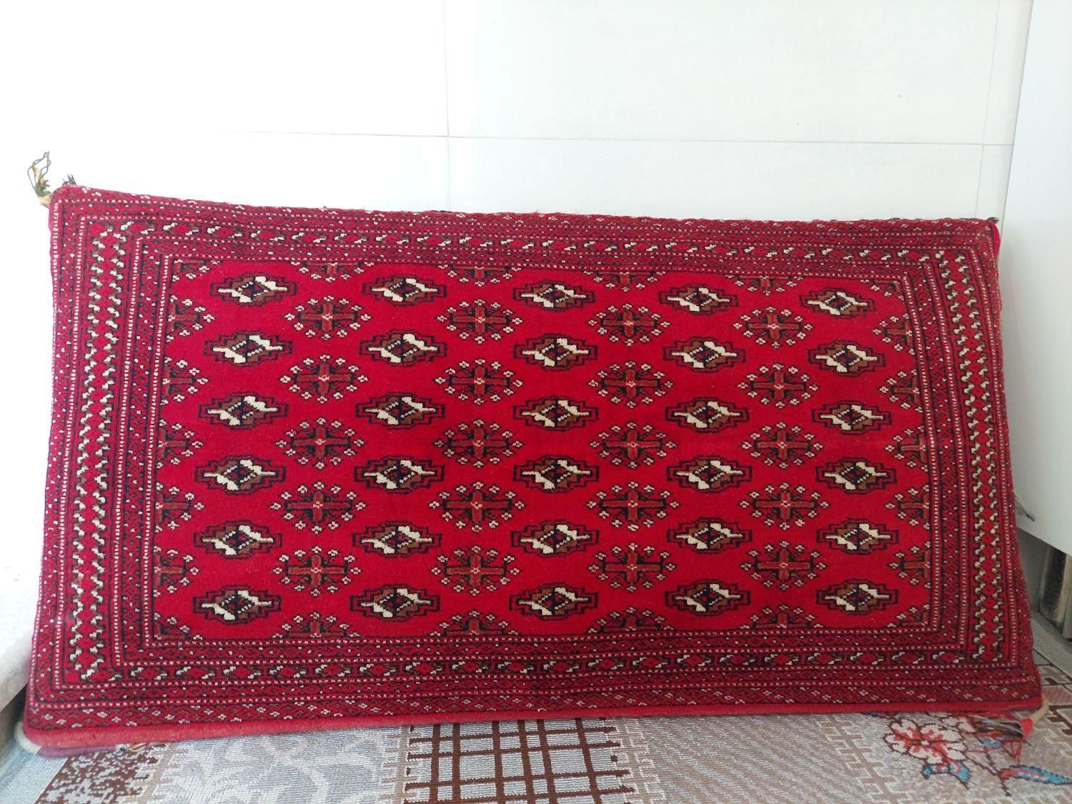 پشتی دست باف|پشتی|ایوان, |دیوار