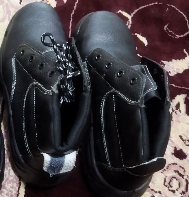 کفش ایمنی|کیف، کفش، کمربند|شوشتر, |دیوار