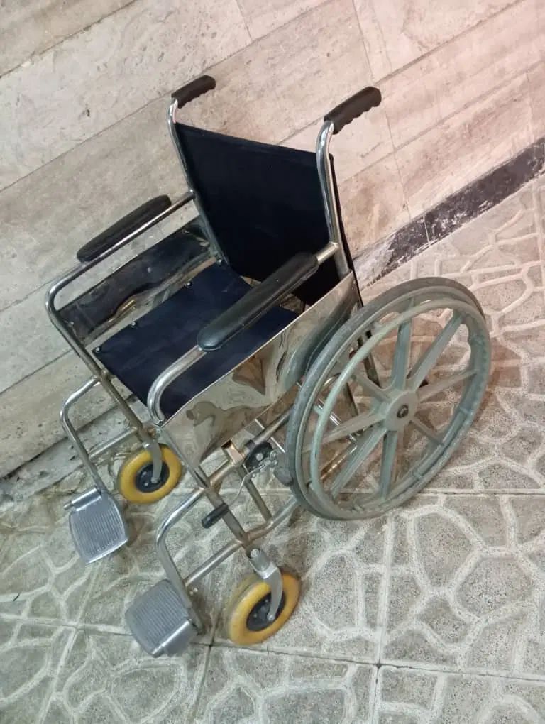 ویلچر تاشو مناسب بزرگسال|آرایشی، بهداشتی، درمانی|تهران, کوثر|دیوار