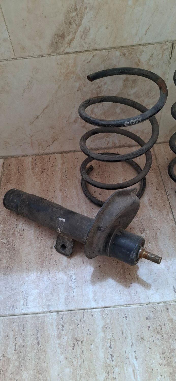 جفت فنر لول و کمک فنر کوتاه استوک 206|قطعات یدکی و لوازم جانبی|تبریز, |دیوار