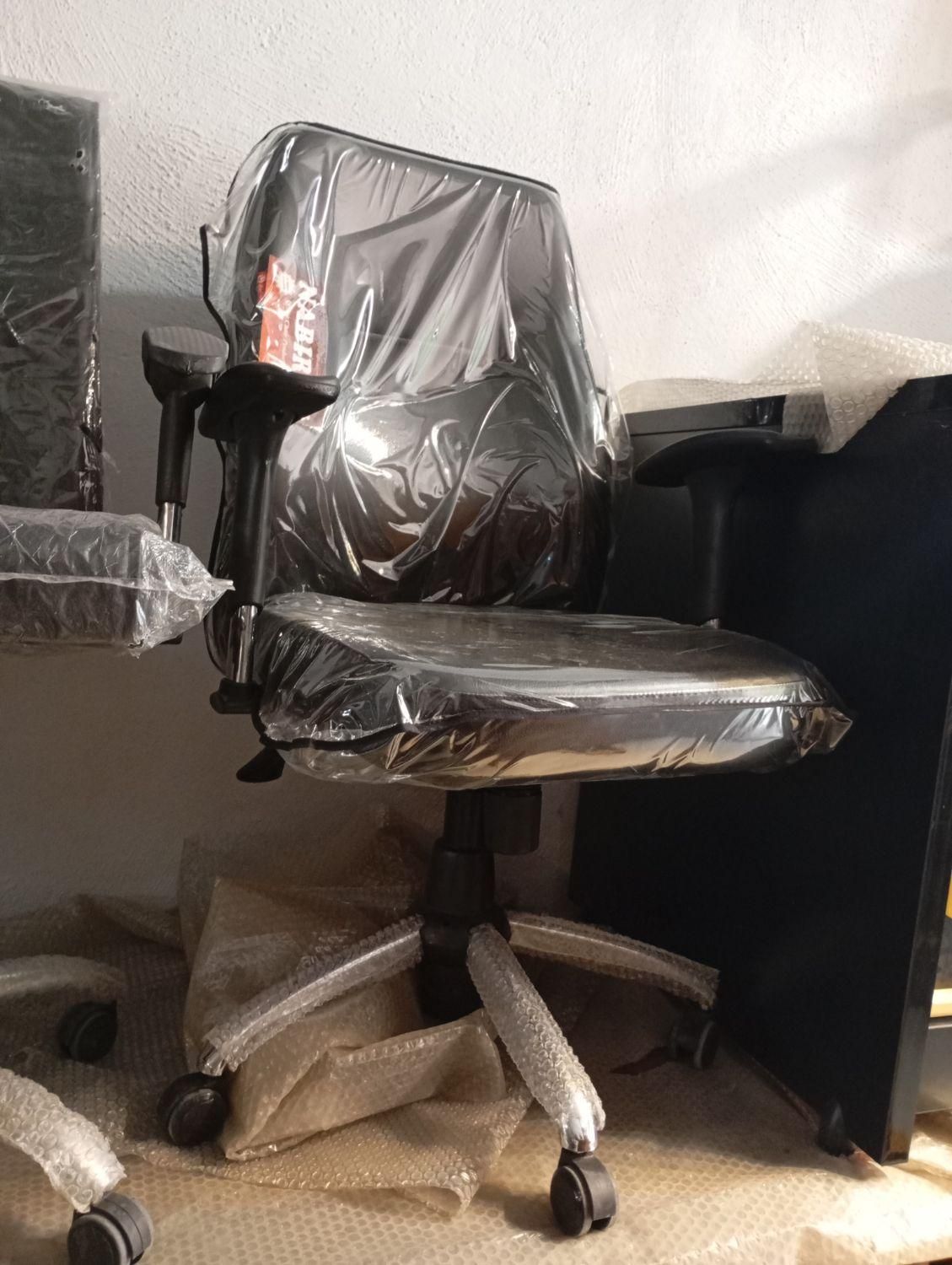 کارشناسی و کارمندی  و مدیریتی متنوع‌تر|صندلی و نیمکت|دزفول, |دیوار