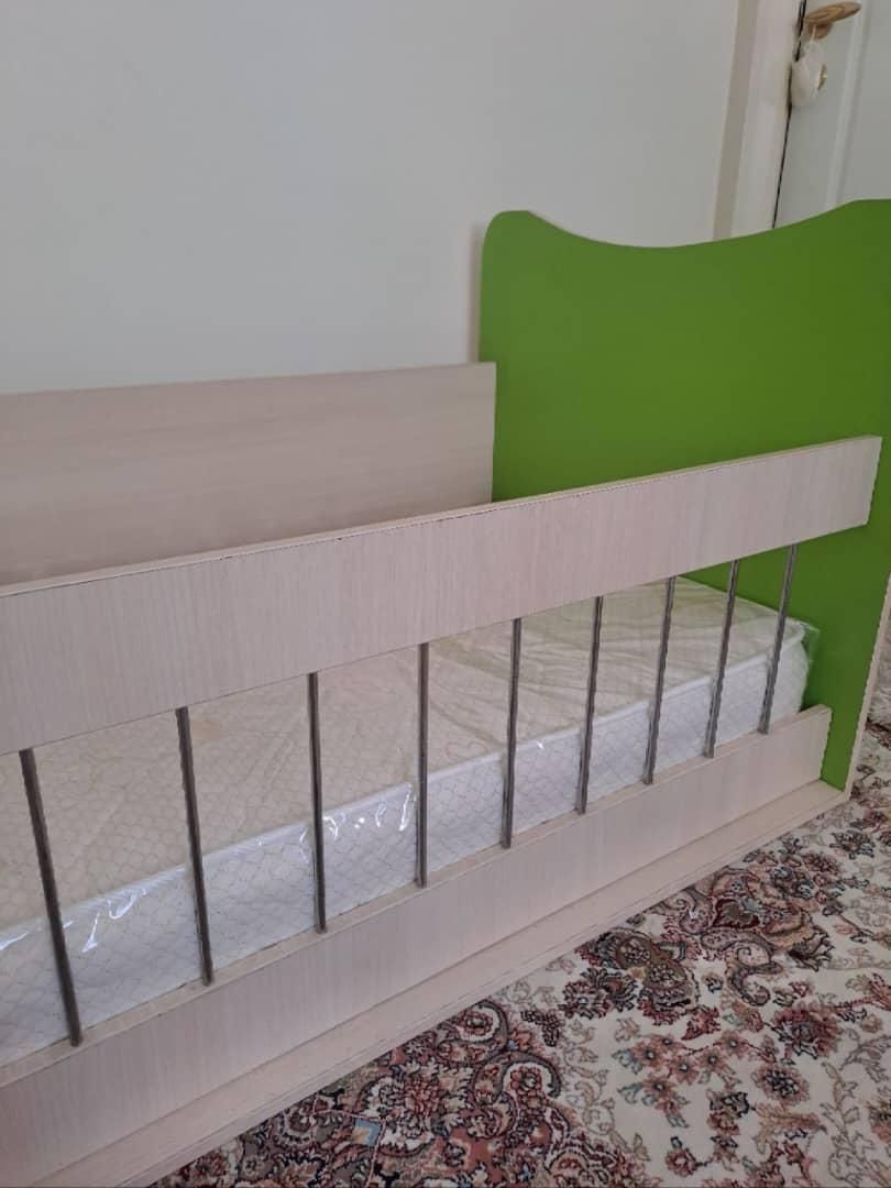 تخت خواب کودک وتشک طبی سایز تخت|تخت و صندلی بچه|تهران, نارمک|دیوار