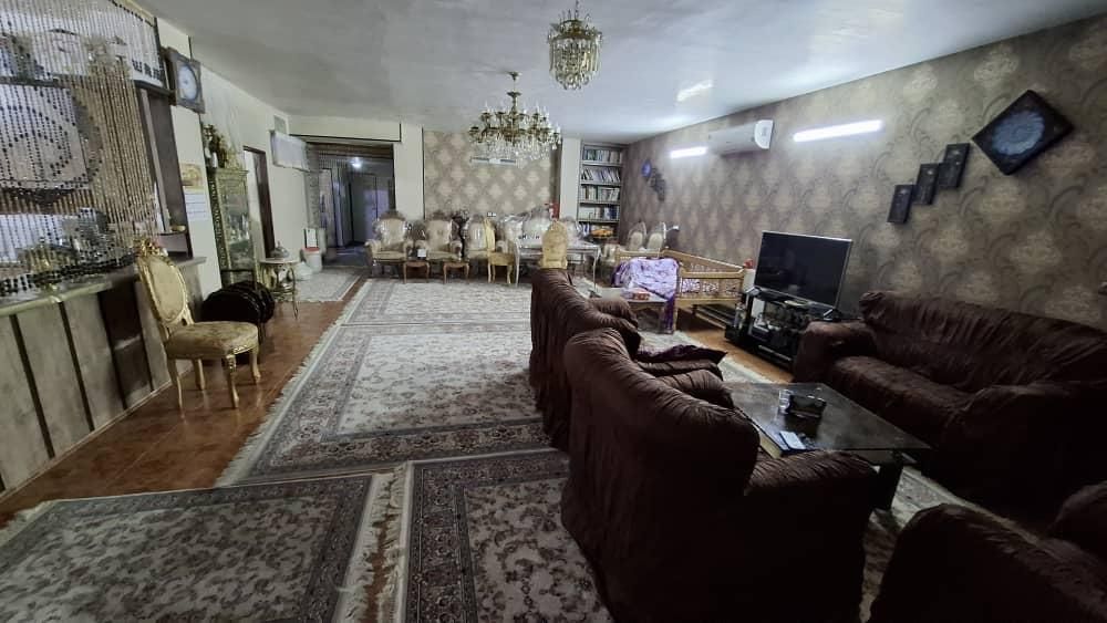 ۱۷۰متر ۴خواب طبقه همکف پرنور کم واحد|فروش آپارتمان|اصفهان, بهارستان|دیوار