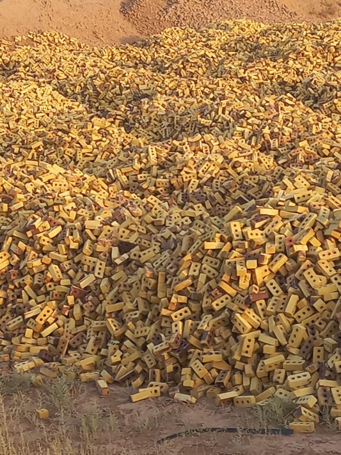 فروش فوق العاده آجر درجه یک|مصالح و تجهیزات ساختمان|تایباد, |دیوار