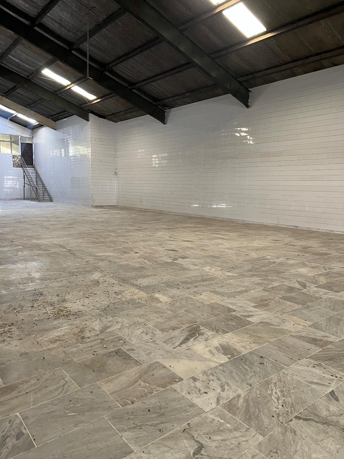 اجاره سوله3500متر فول بهداشتی برق 400|اجارهٔ دفتر صنعتی، کشاورزی، تجاری|شهریار, رزکان|دیوار