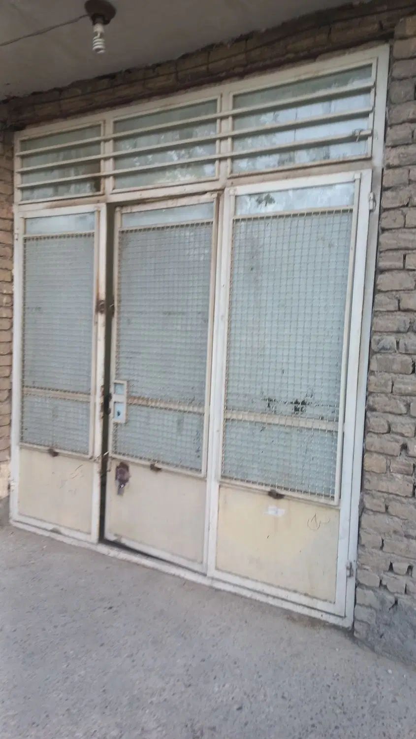 مغازه اجاره ۱۵متر مربع ایثارگران ۲۵.ابراهیمی۱۲|اجارهٔ مغازه و غرفه|مشهد, ایثارگران|دیوار