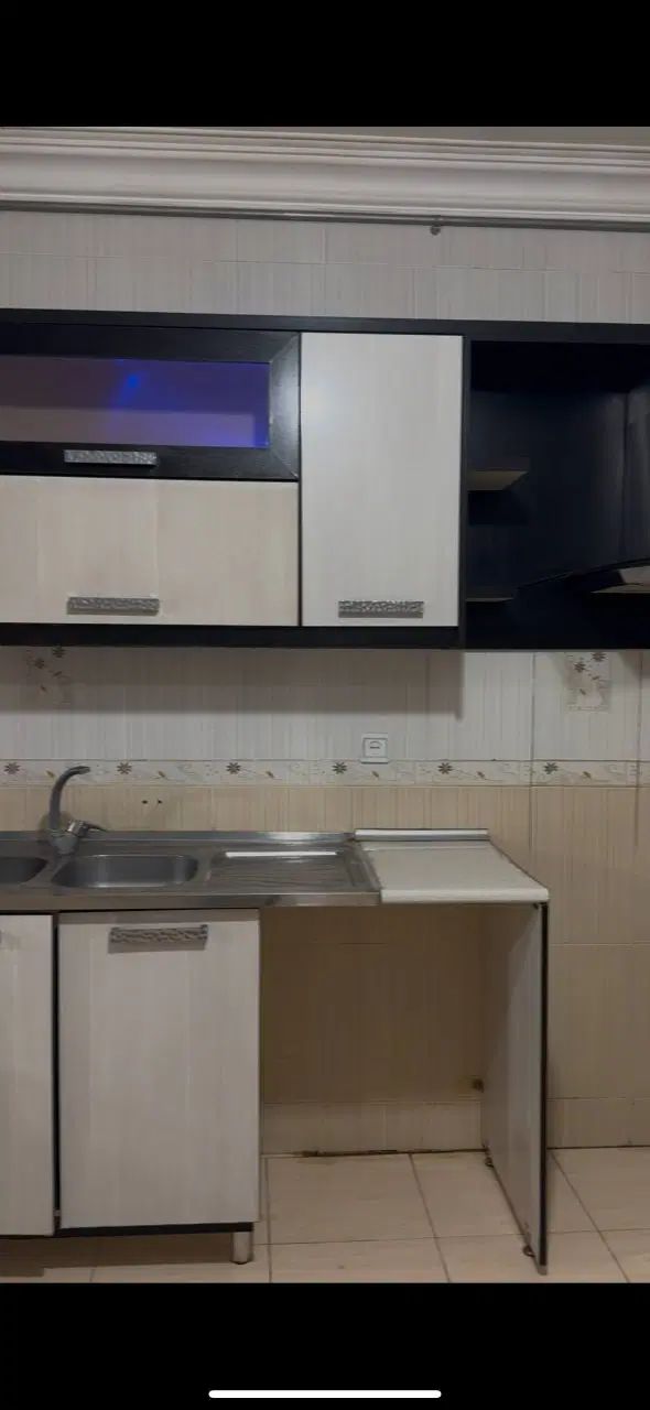 فروش کابینت دست دو تمیز  به همراه سینک و هود|هود|کاشمر, |دیوار