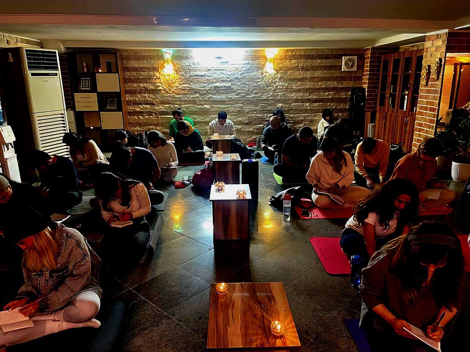 همکاری و اجاره سالن برای انواع کلاس‌ها و اجتماعات|اجارهٔ کوتاه‌مدت دفتر کار و فضای آموزشی|تهران, شادمان|دیوار