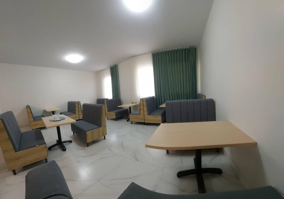 میز و صندلی مبل رستورانی کافیشاپ جگرکی کبابسرا|کافیشاپ و رستوران|تهران, یافتآباد|دیوار