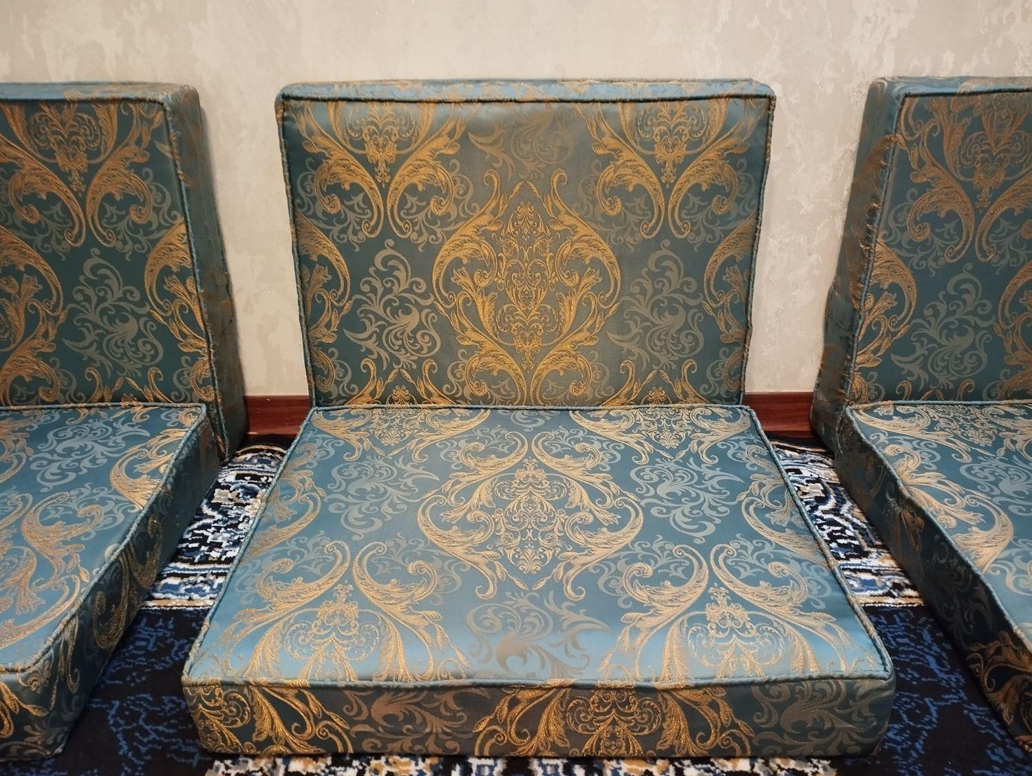 پشتی سنتی متکا مختع برای نشستن|پشتی|فولادشهر, C1|دیوار