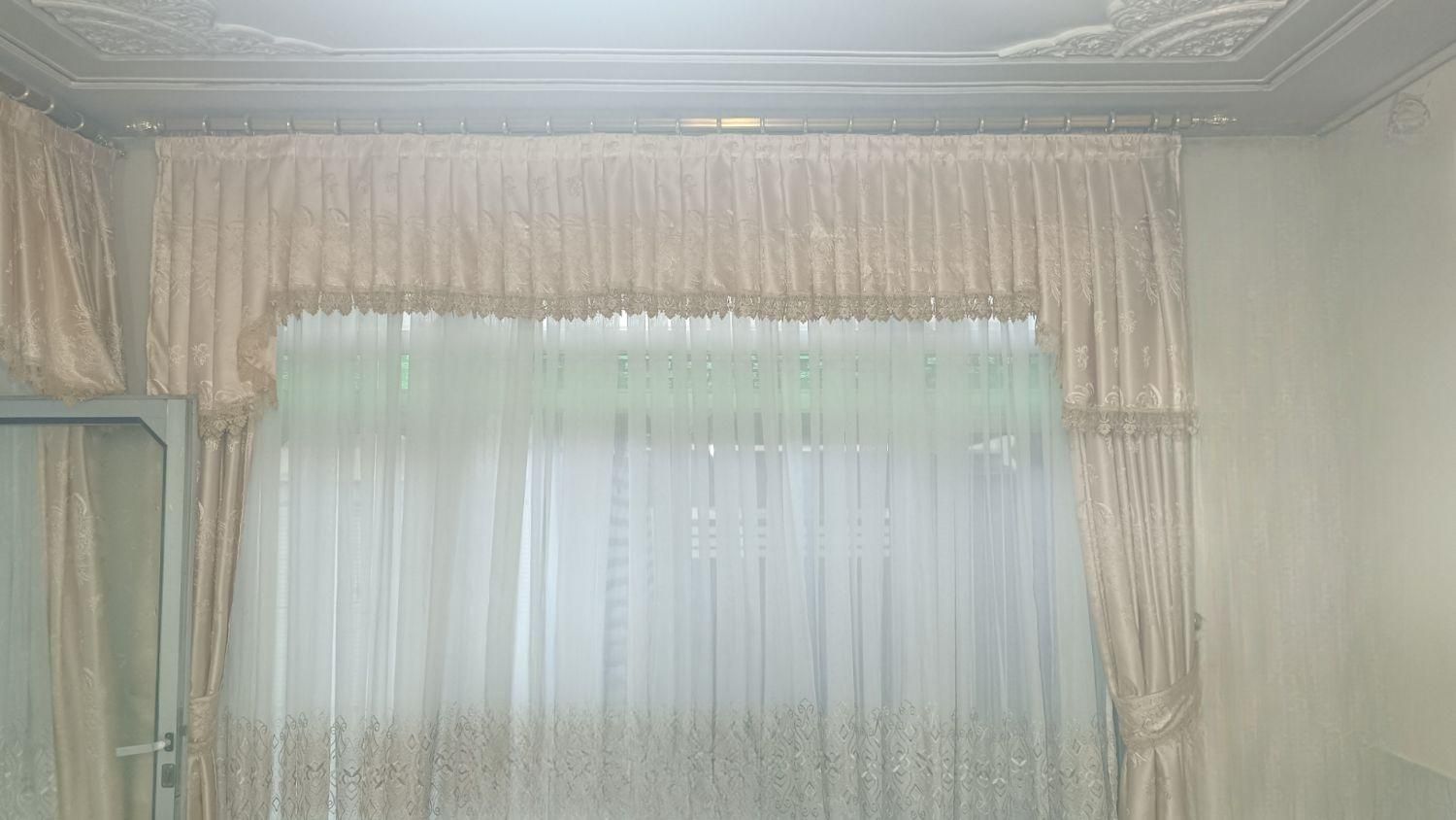 پرده سلطنتی ۸متری، حریر طلایی و ساتن دالبوردار|پرده، رانر، رومیزی|لنجان, |دیوار