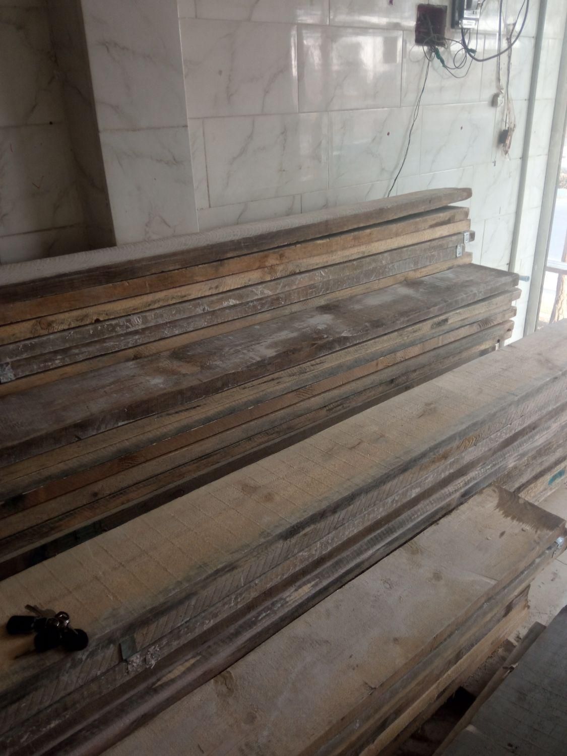 اجاره کرایه تخته روسی تخته بنایی چوب روسی|خدمات پیشه و مهارت|اصفهان, باغ فدک|دیوار