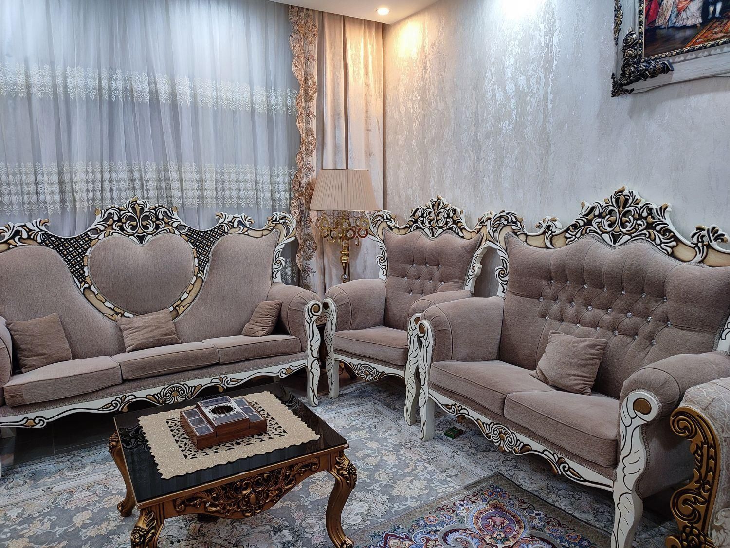 مبل سلطنتی ۷ نفره|مبلمان خانگی و میز عسلی|پرند, |دیوار