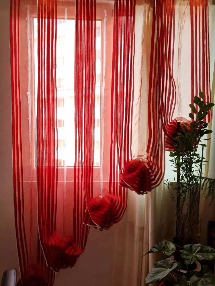 پرده تور زرشکی و نقره‌ای رنگ|پرده، رانر، رومیزی|تهران, جنت‌آباد مرکزی|دیوار