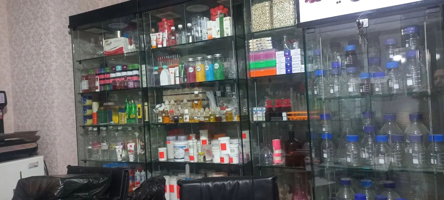 پنج عدد ویترین شیشه ای|بوفه، ویترین، کنسول|تهران, دریاچه شهدای خلیج فارس|دیوار