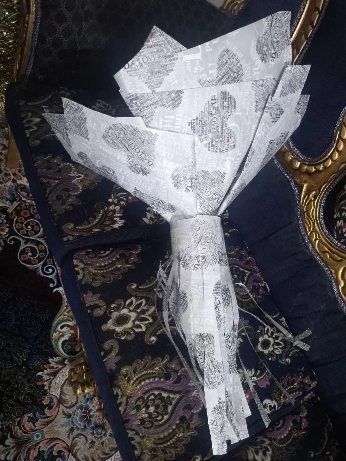 دسته گل پول|گل مصنوعی|اصفهان, ارزنان|دیوار