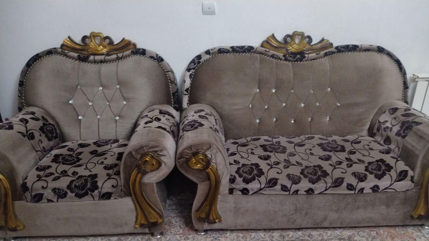 فروش فوق العاده واستثنایی مبل هفت نفره شیک|مبلمان خانگی و میز عسلی|رودسر, |دیوار