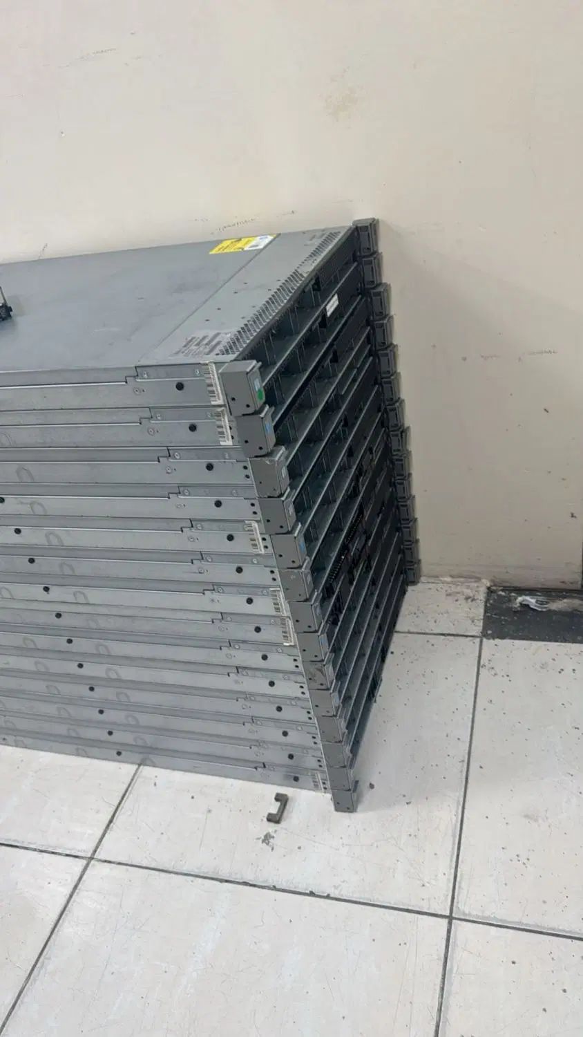 سرور server dl 360 g9 8sff used|مودم و تجهیزات شبکه|تهران, سهروردی|دیوار