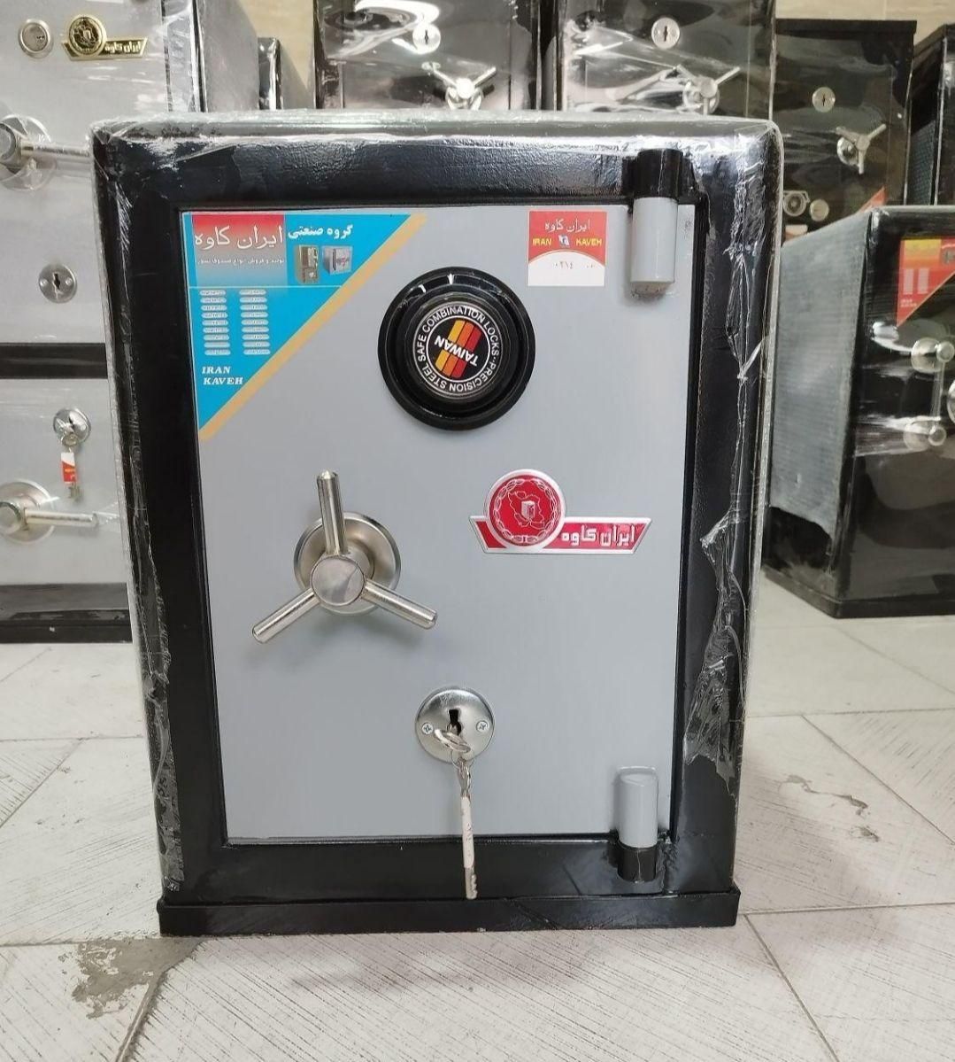 گاوصندوق زیرویترین ایستاده دو طبقه گاو صندوق کوچیک|ابزارآلات|تهران, شهرک طالقانی|دیوار