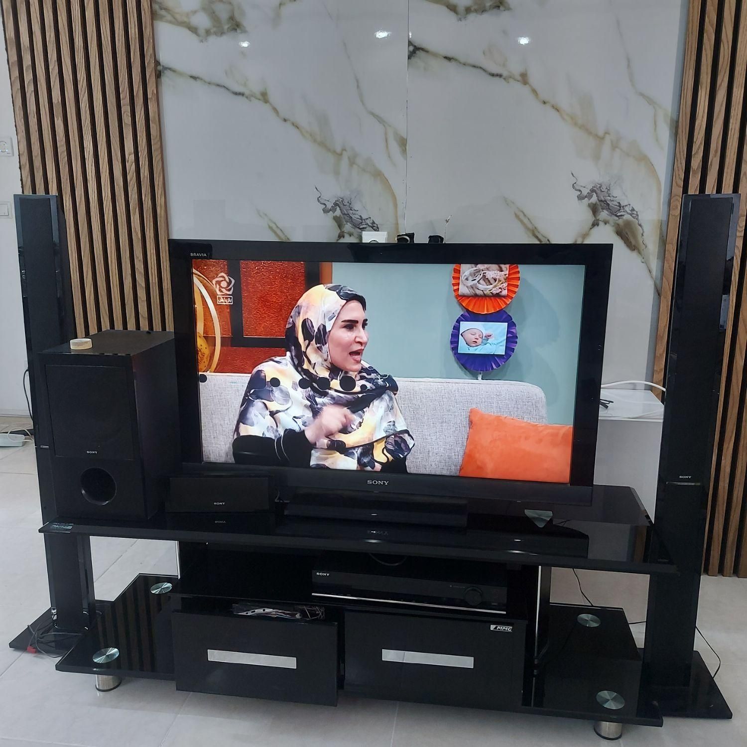 تلویزیون  ۴۰ اینچ sony همراه  با سینما خانواده|تلویزیون و پروژکتور|اصفهان, شفق|دیوار