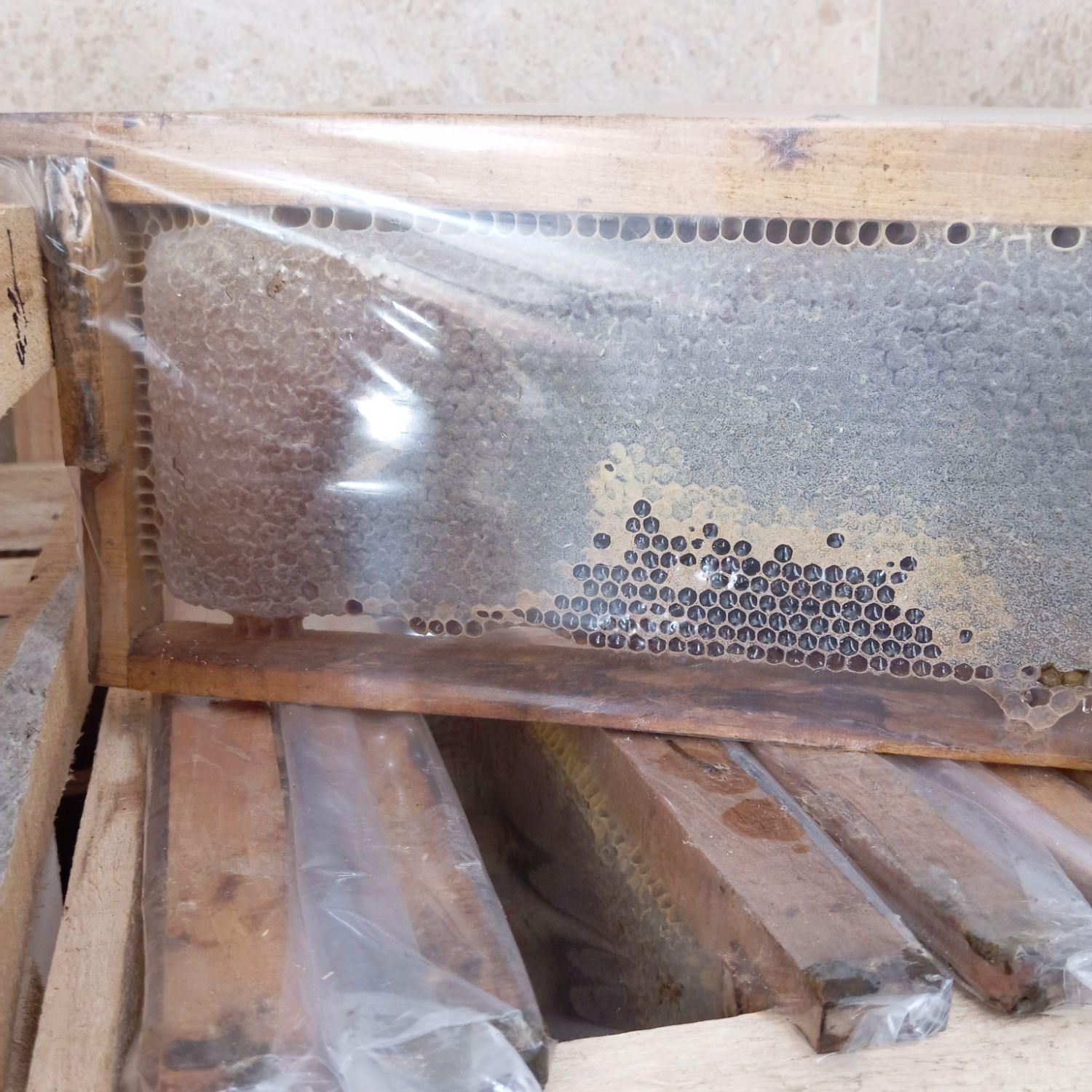 فروش عمده عسل موم و شهد سراب|خوردنی و آشامیدنی|هشتگرد, شهرک دانش|دیوار