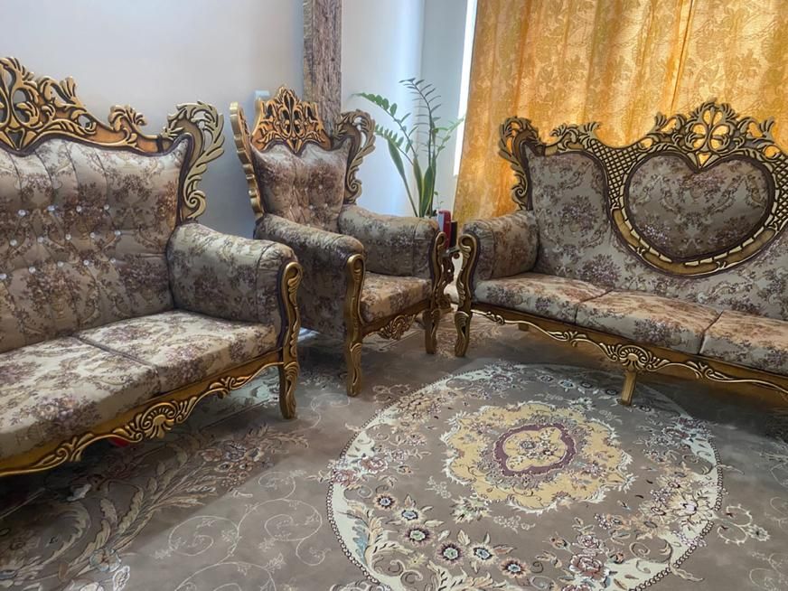 دو دست مبل بسیار شیک و تمیز|مبلمان خانگی و میز عسلی|بروجرد, |دیوار