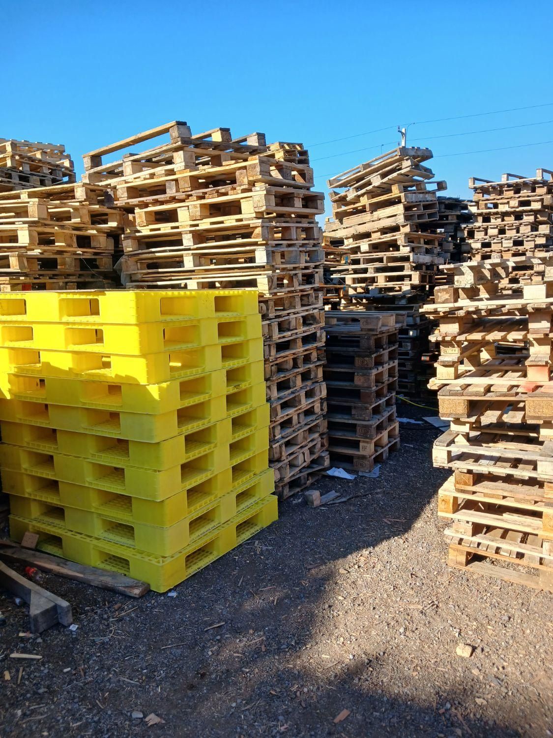 خرید و فروش پالت چوبی پلاستیکی|عمده‌فروشی|تهران, استاد معین|دیوار