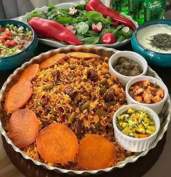 آشپزی رستورانی و خانگی قیمت مناسب|خدمات پذیرایی، مراسم|کاشان, کاشان|دیوار