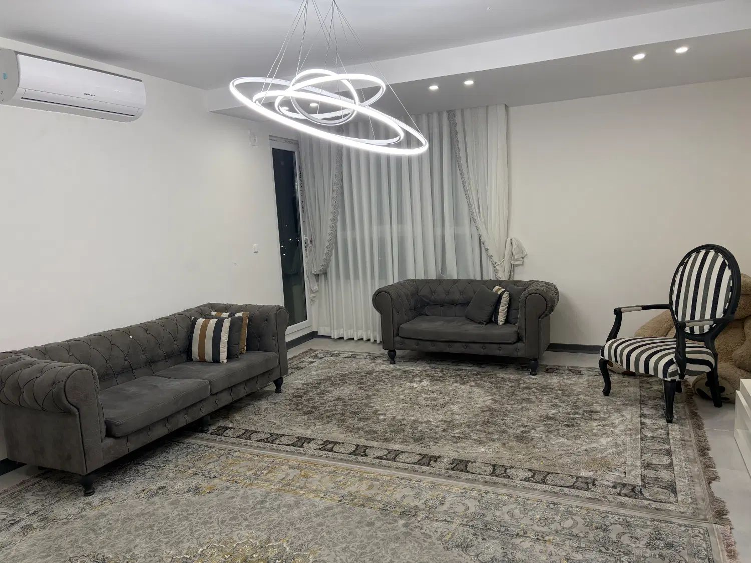 مبل چستر ۷،۰۰۰،۰۰۰|مبلمان خانگی و میز عسلی|تهران, شهرک خرازی|دیوار