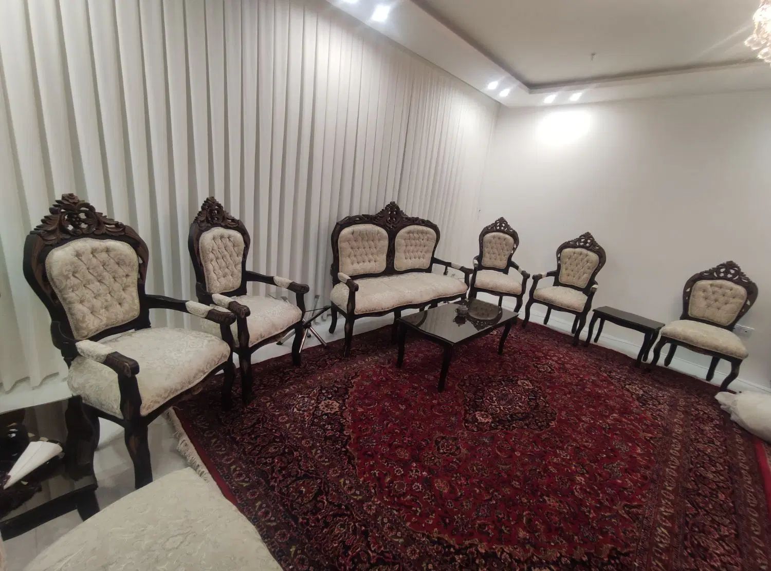 مبلمان استیل ۹نفره در حد نو|مبلمان خانگی و میز عسلی|مشهد, زیبا شهر|دیوار
