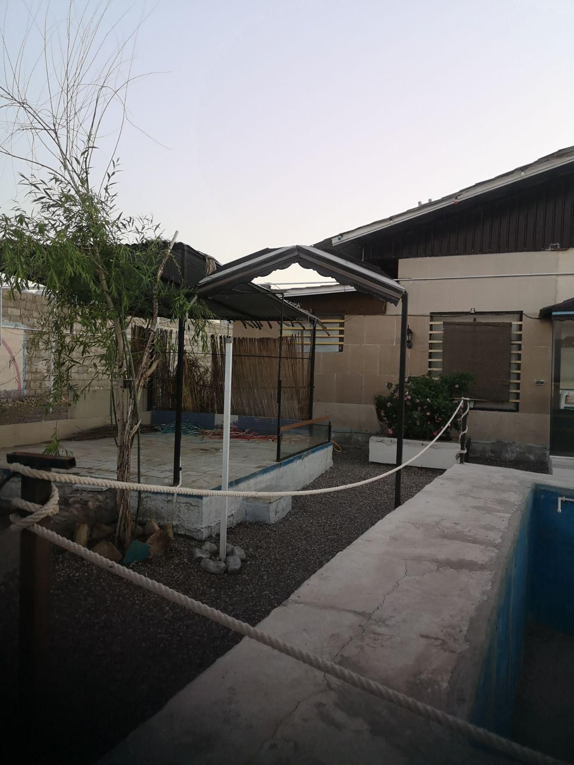 اجاره کوتاه مدت ویلا باغ 2000متری برجاده هفت باغ|اجارهٔ کوتاه‌مدت ویلا و باغ|کرمان, |دیوار