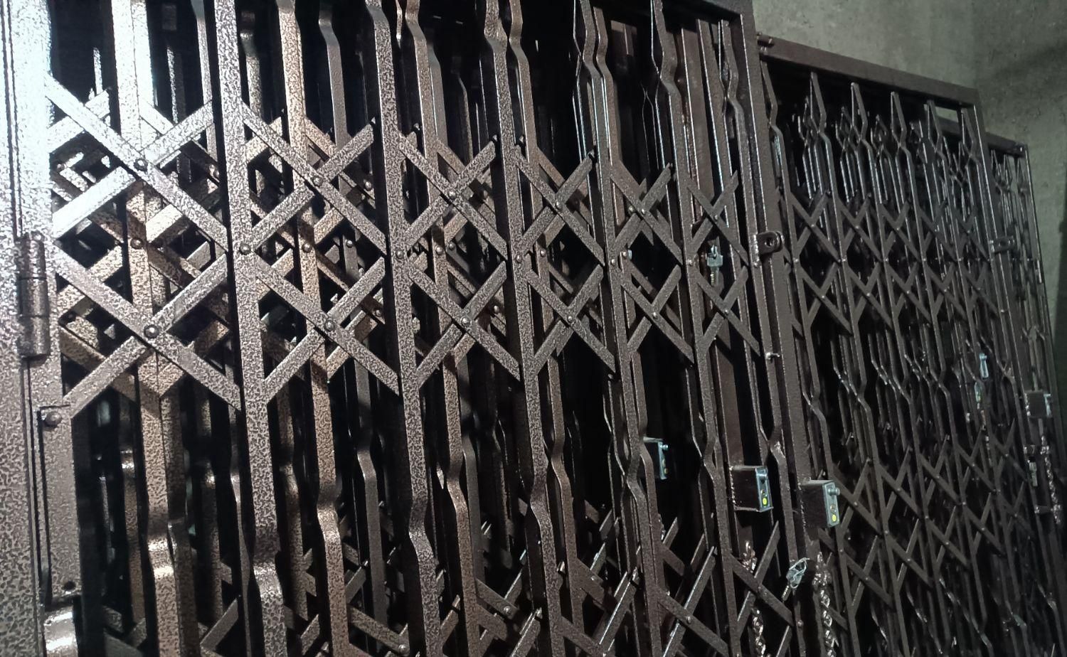 فروش و نصب درب آکاردئونی|مصالح و تجهیزات ساختمان|قرچک, شهرک طلائیه|دیوار