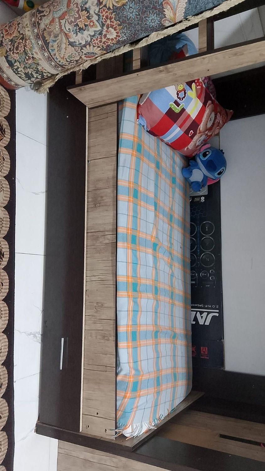 تخت طبقه ای|تشک تختخواب|گلستان (تهران), |دیوار