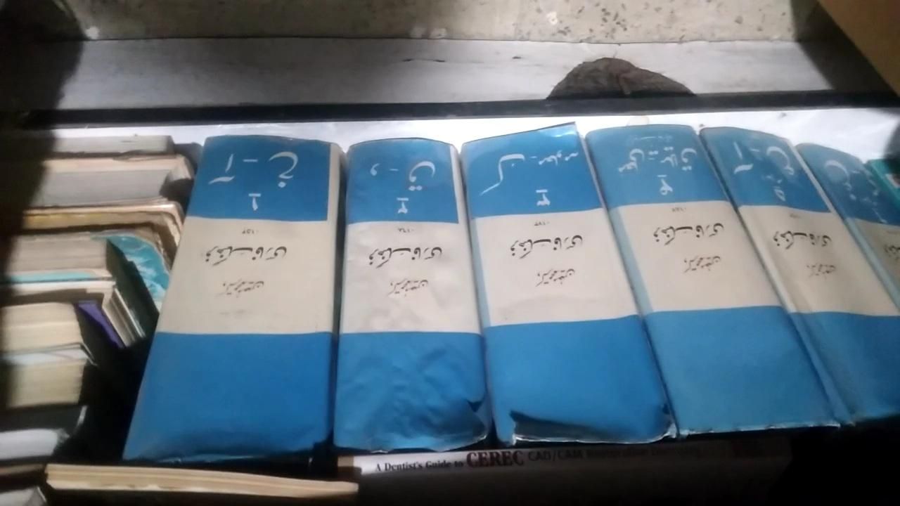 به تعداد ۵۰۰ عدد کتاب‌های بسیار قدیمی|کتاب و مجله تاریخی|کرج, باغستان|دیوار