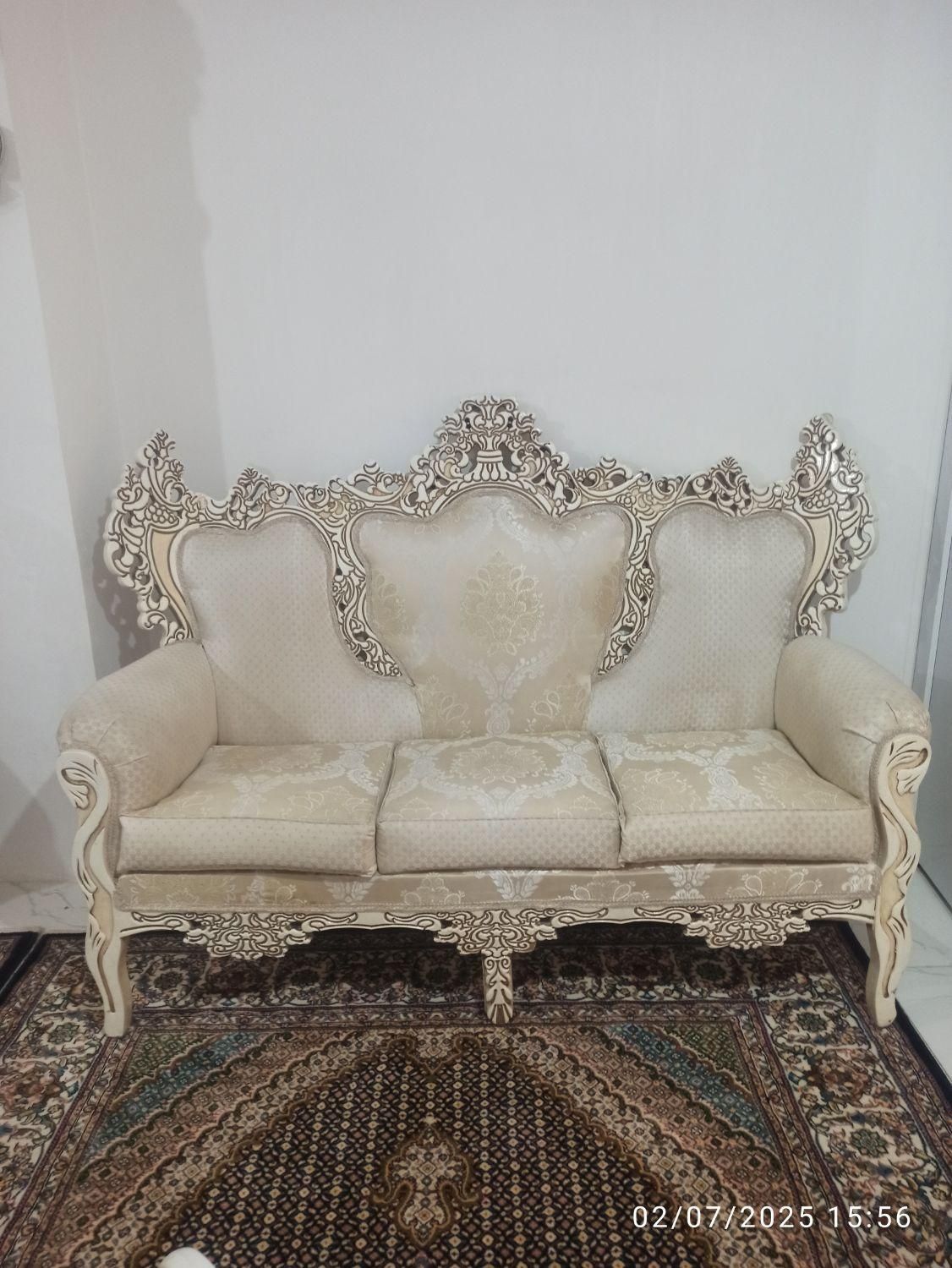 مبل ۷ نفره سلطنتی و جلو مبلی و عسلی در حد نو|مبلمان خانگی و میز عسلی|رباط‌کریم, |دیوار