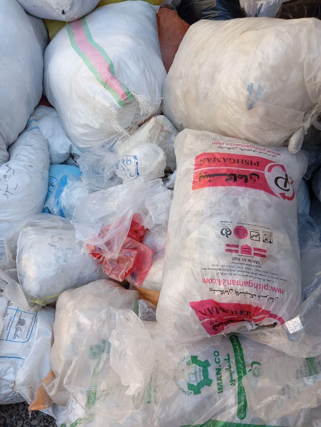 خرید کارتن و کاغذ انواع ضایعات|عمدهفروشی|مشهد, خواجه ربیع|دیوار