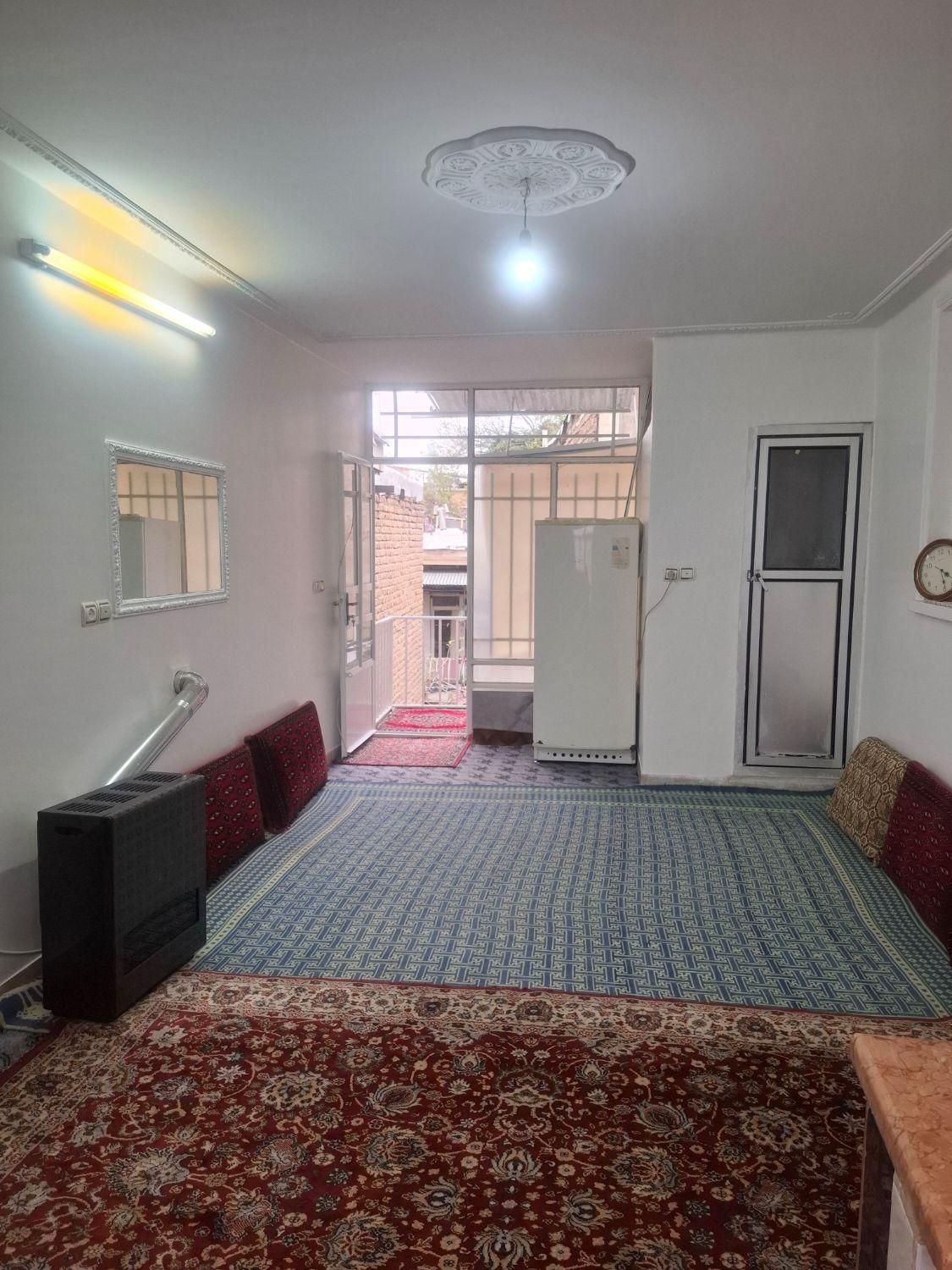 اجاره‌ شبانه یک اتفاق 30متری در کاشانی|اجارهٔ کوتاه‌مدت آپارتمان و سوئیت|بروجرد, |دیوار