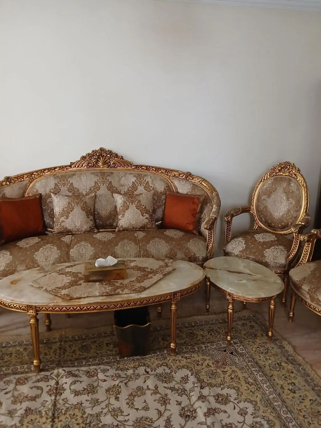 مبل  استیل  با میز جلو و عسلی رویه سنگ مرمر|مبلمان خانگی و میز عسلی|تهران, سید خندان (جلفا)|دیوار