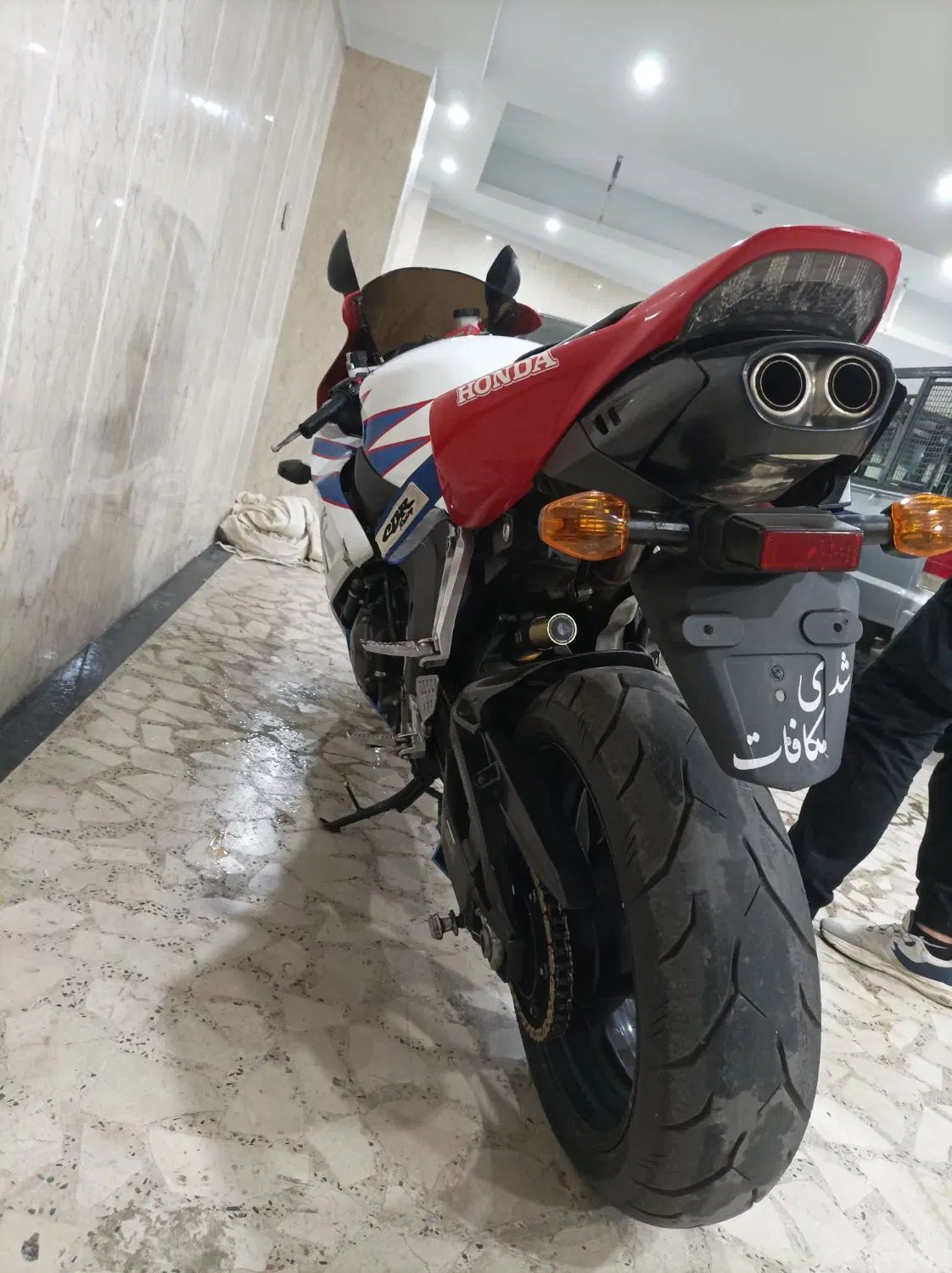 cbr1000rrمدل ۲۰۰۷|موتورسیکلت|کرج, چهارصد دستگاه|دیوار