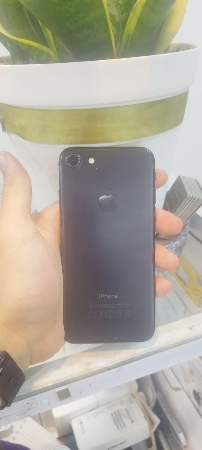 آیفون iPhone 7 ۳۲ گیگابایت باتری ۱۰۰|موبایل|کرج, کوی امامیه|دیوار