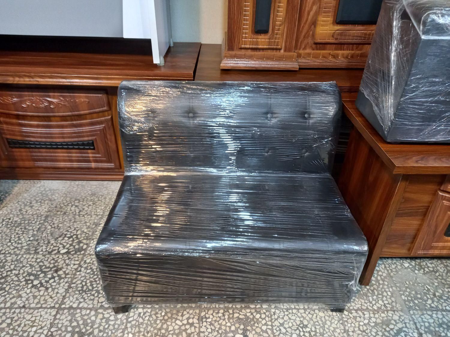 مبل ۲نفره دکمه‌دار گیمنت|مبلمان اداری|کاشان, زیدی|دیوار