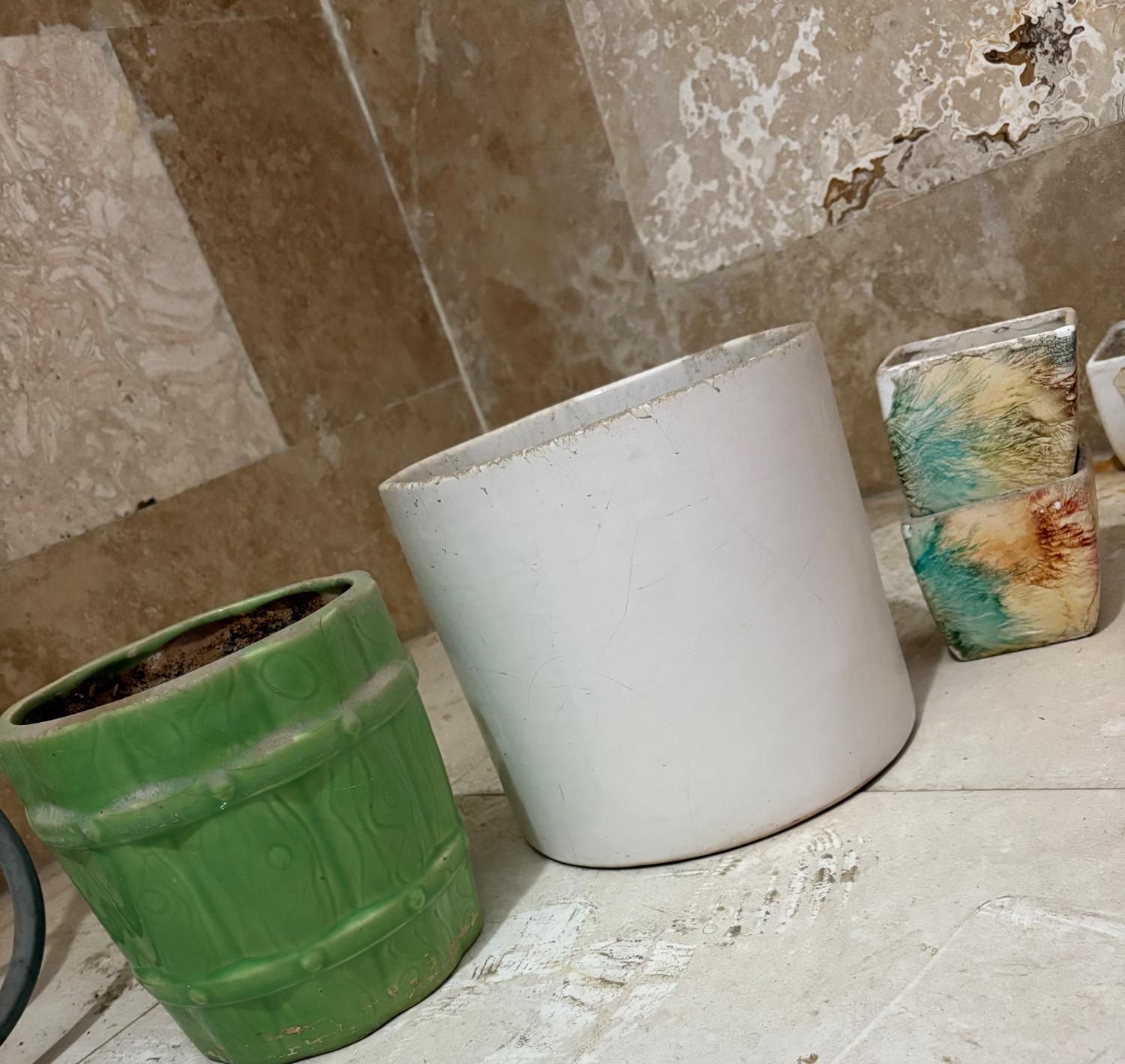 یک عدد استند گل نو. و تعدادی گلدان بزرگ و کوچک|گل و گیاه طبیعی|اصفهان, ملاصدرا|دیوار