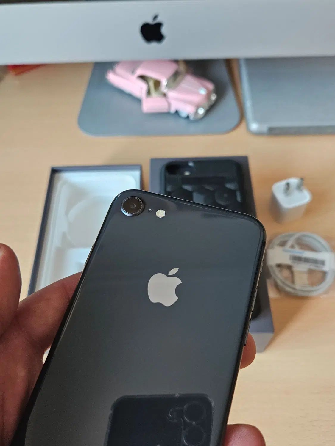 آیفون iphone 8 ، فوق العاده سالم لوازم تکمیل|موبایل|تهران, پاسداران|دیوار