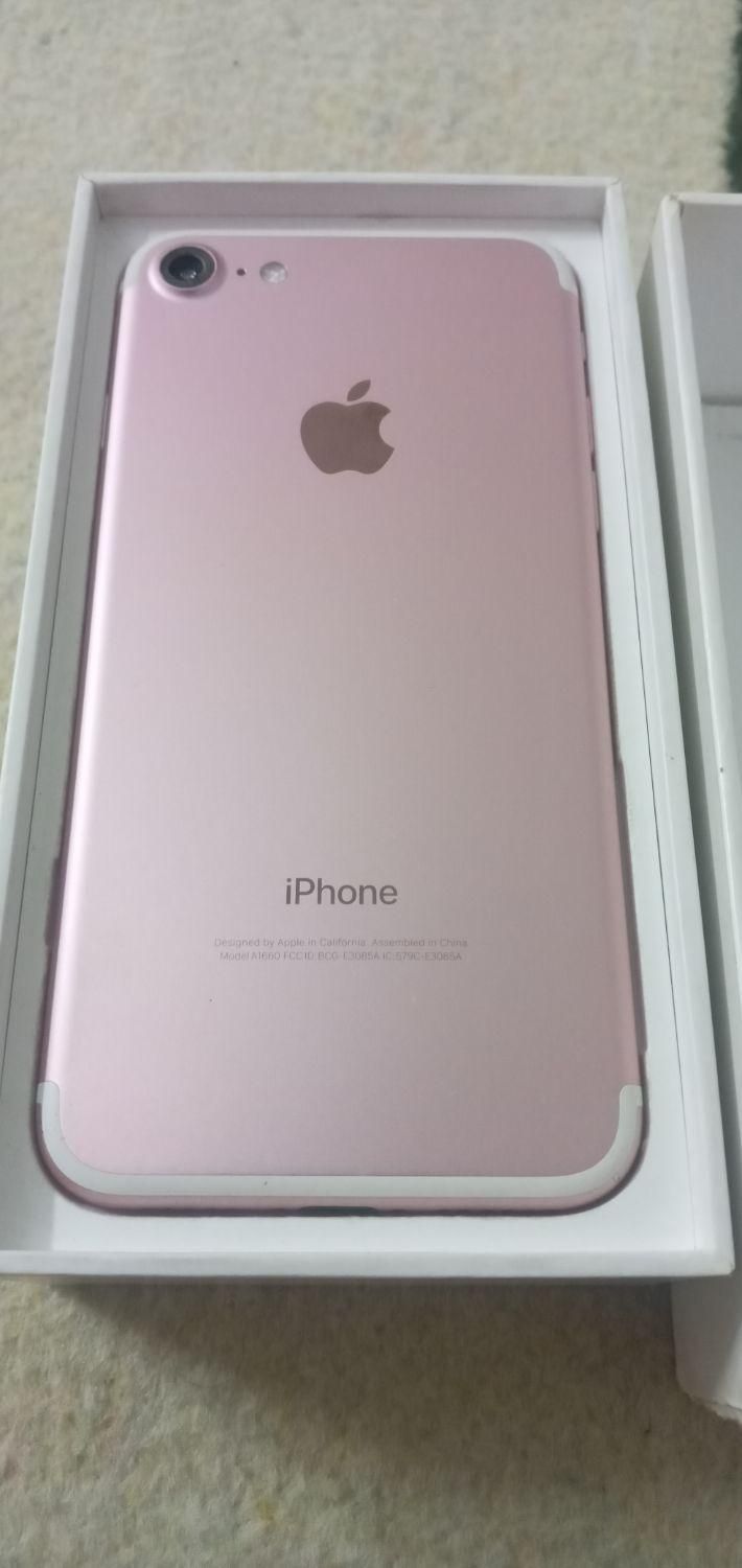 اپل iPhone 7 با حافظهٔ ۱۲۸ گیگابایت|موبایل|تهران, فدک|دیوار