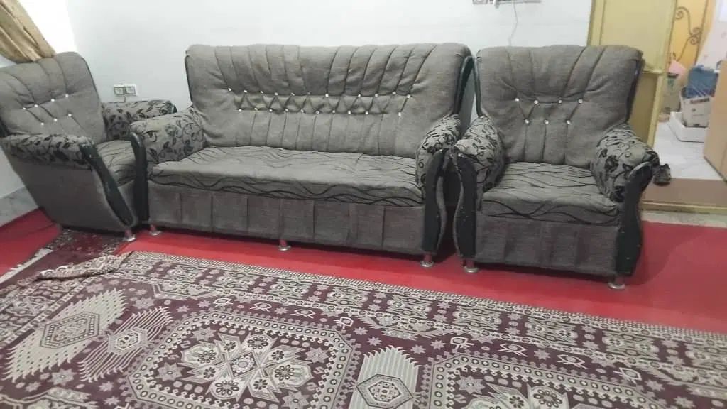 دو دست مبل ۷نفره یک رنگ یک مدل هر دست ۳۸۰۰|مبلمان خانگی و میز عسلی|زاهدان, |دیوار