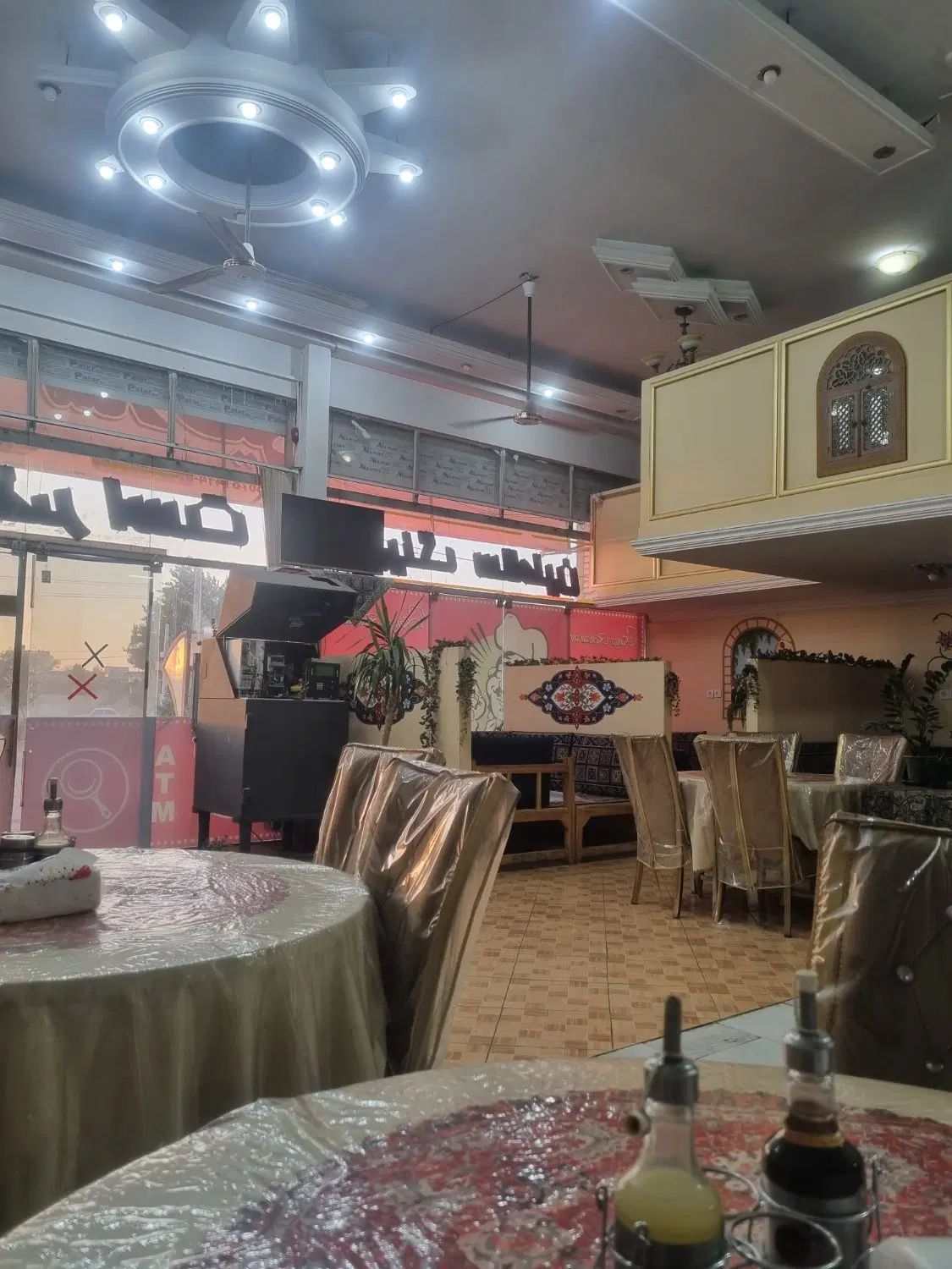 منقل دار رستوران|استخدام خدمات فروشگاه و رستوران|مشهد, کلاته برفی|دیوار