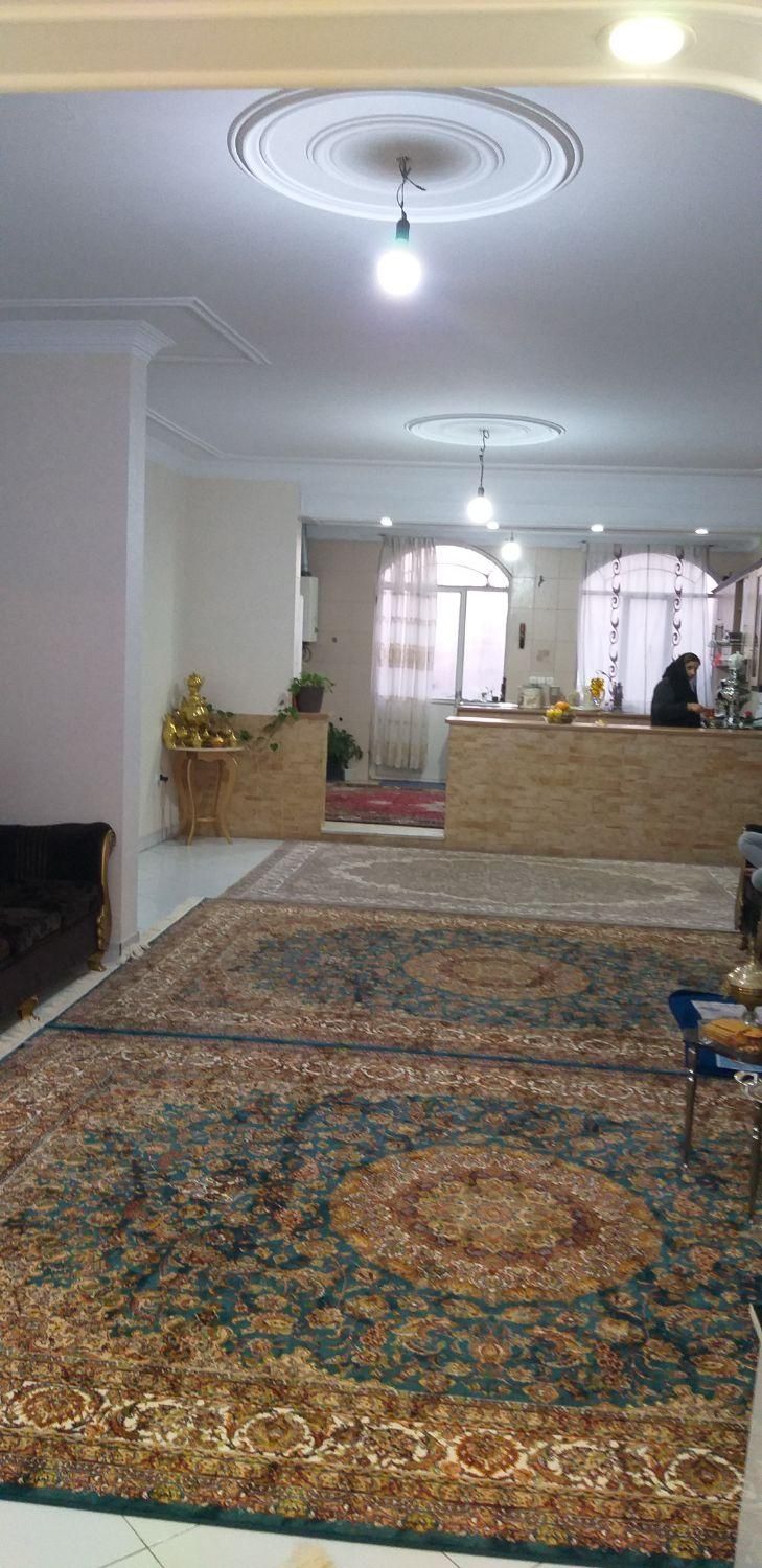 طبقه بالای همکف سرویس کامل|اجارهٔ خانه و ویلا|تهران, خاک سفید|دیوار