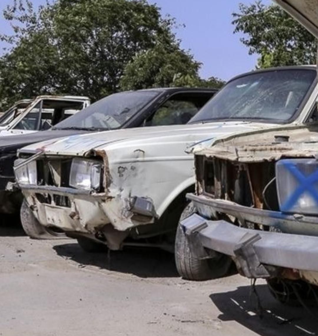 ماشین نیسان تناژ3800 اسقاطی|خودرو سواری و وانت|زاهدان, |دیوار