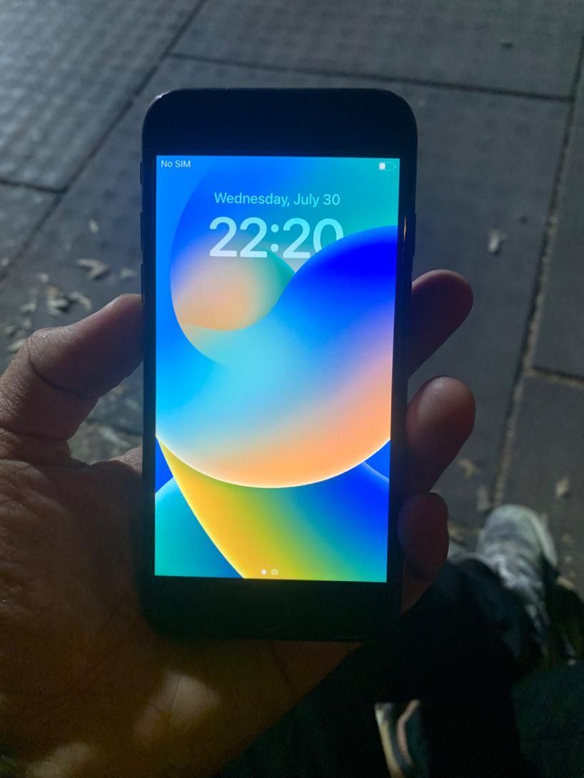 اپل iPhone 8 با حافظهٔ ۶۴ گیگابایت|موبایل|کرج, اتحاد|دیوار