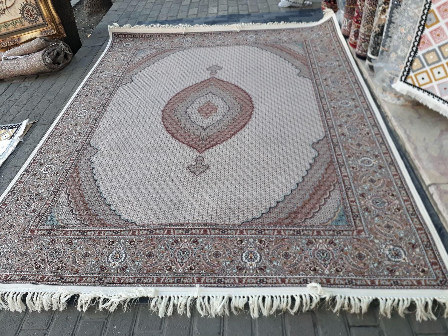 فرش۹متری ۱۰۰۰شانه اصل ماهی خوی|فرش|تبریز, |دیوار